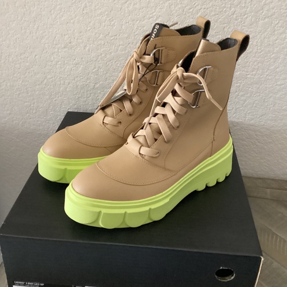 SOREL Caribou X Waterproof Leather Lace-Up Boot (Women) 10M - Picture 2 of 10